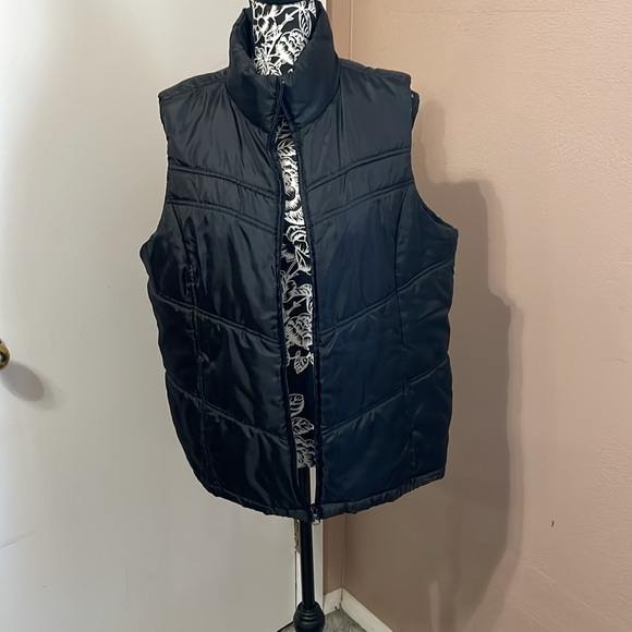Merona Black Puffer Vest - Picture 2 of 5